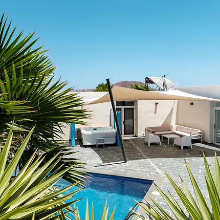 Casa Fatima With Heated Pool And Jacuzzi Lajares